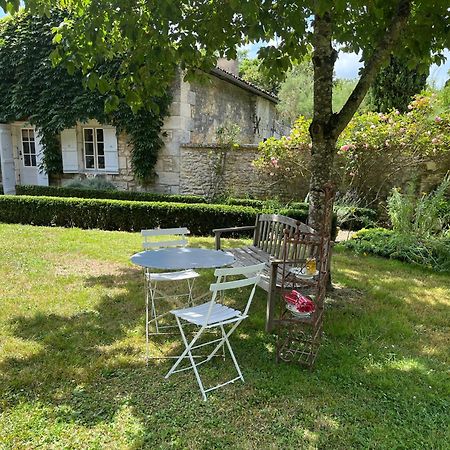 Bed and Breakfast La laiterie du Logis à Chaniers Extérieur photo