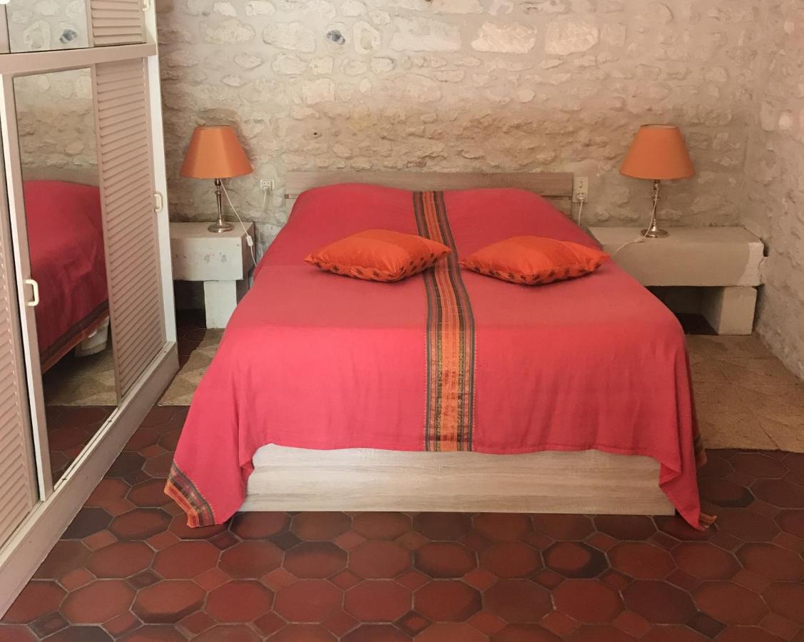 Bed and Breakfast La laiterie du Logis à Chaniers Extérieur photo